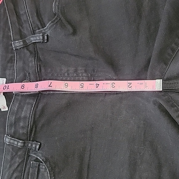 SO Size Jrs 15 / 32 Black Low Rise Bermuda Denim Shorts, Cuffed Hem, Gently Used - Picture 8 of 11